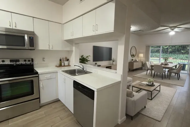 $2,400 | 16727 Hemingway Drive, Weston, FL 33326