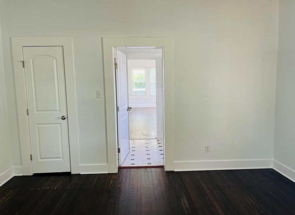 407 Sidney Street Houston, TX 77003 - Photo 11 of 17