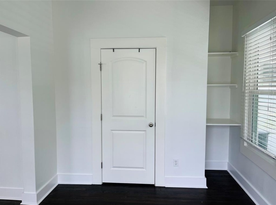 407 Sidney Street Houston, TX 77003 - Photo 13 of 17