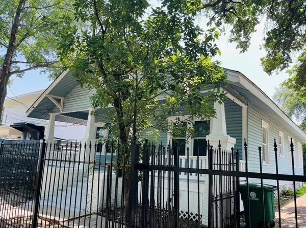 $2,200 | 407 Sidney Street, Houston, TX 77003