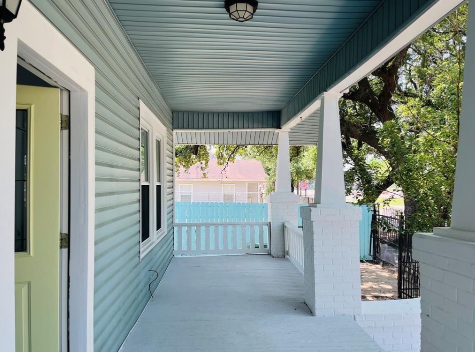 407 Sidney Street Houston, TX 77003 - Photo 4 of 17