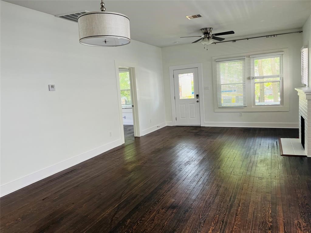 407 Sidney Street Houston, TX 77003 - Photo 5 of 17