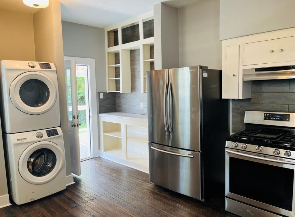 407 Sidney Street Houston, TX 77003 - Photo 10 of 17