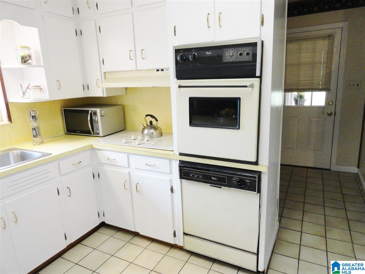 1017 Treehaven Drive Adamsville, AL 35005 - Photo 12 of 38