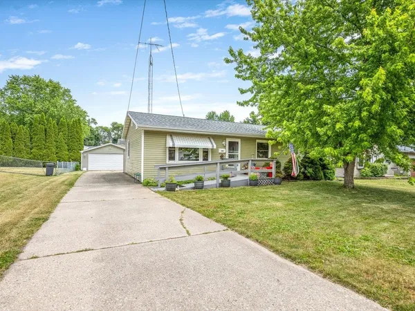 $215,000 | 1431 Garfield Avenue, Beloit, WI 53511