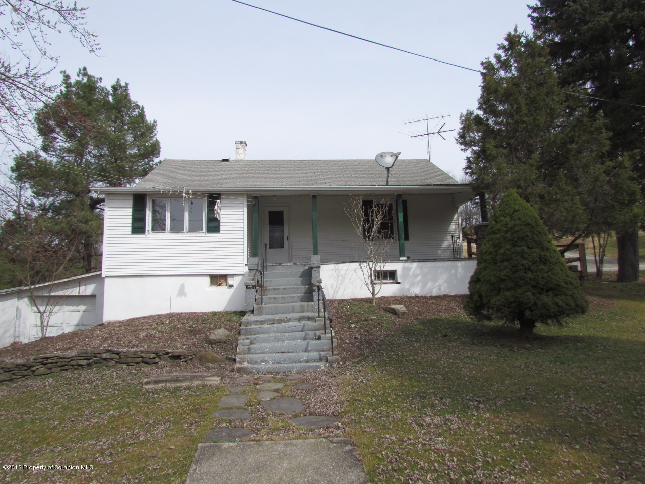 112 Armstrong Road Waverly, PA 18471 - Photo 1 of 6 Gallery Image 1