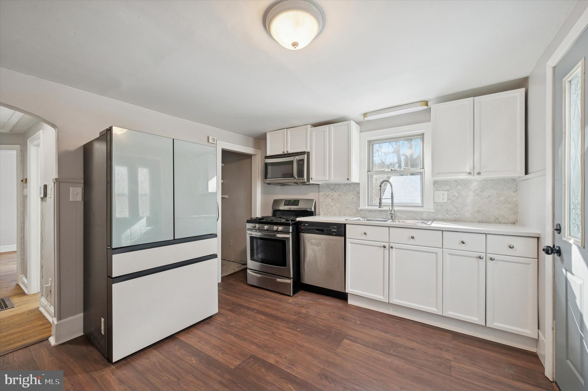 1114 Townsend Street Chester, PA 19013 - Photo 4 of 19 All appliances included