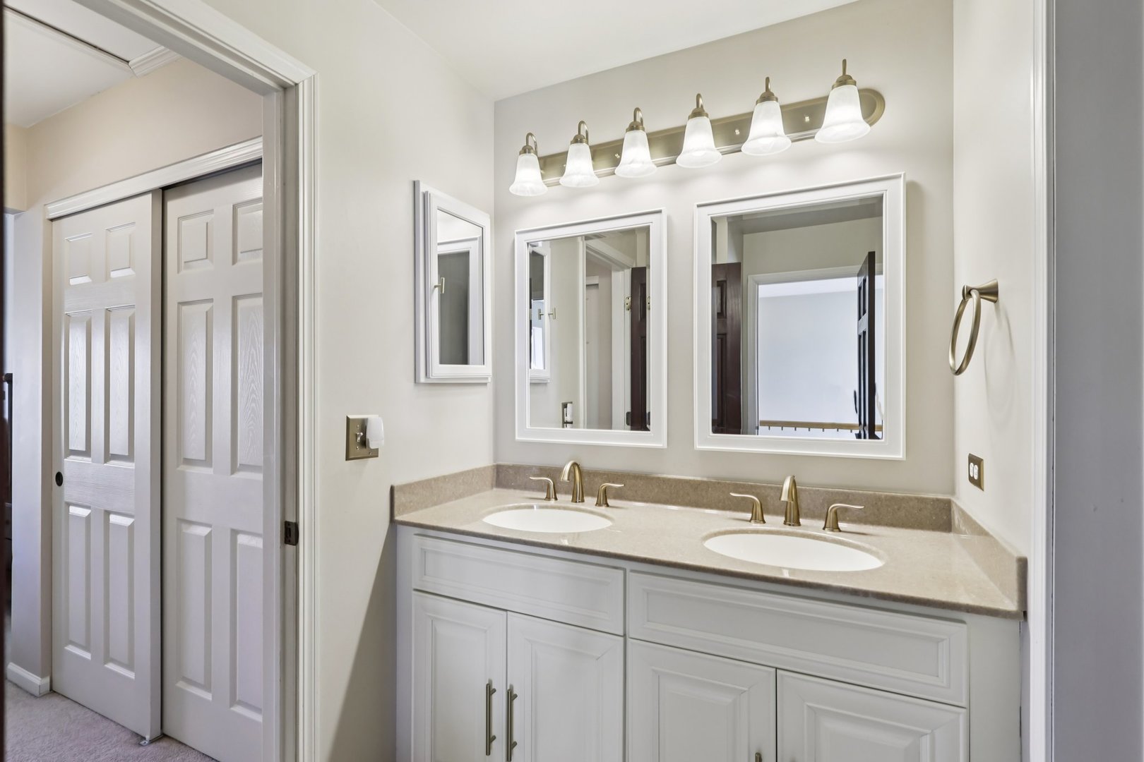2805 Falling Waters Drive Lindenhurst, IL 60046 - Photo 20 of 29