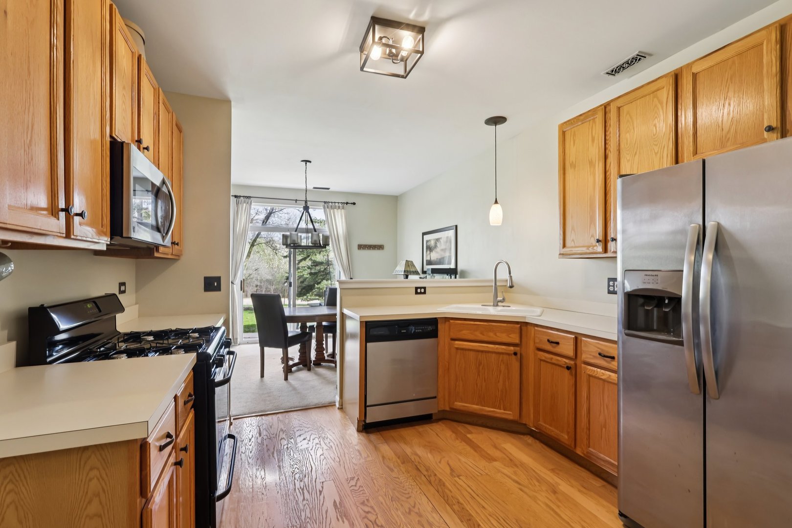 2805 Falling Waters Drive Lindenhurst, IL 60046 - Photo 10 of 29