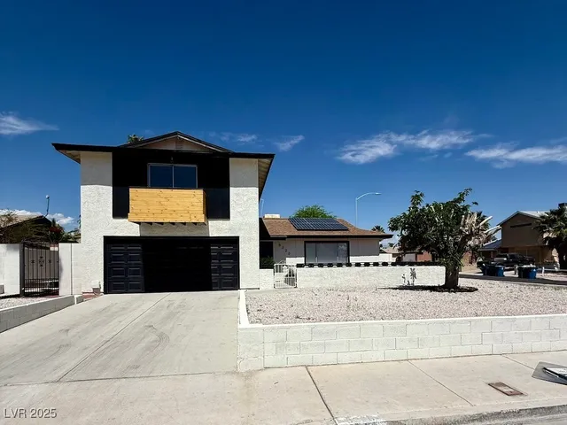 $2,400 | 6220 Carl Avenue, Las Vegas, NV 89108