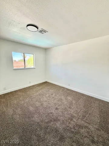 $2,400 | 6220 Carl Avenue, Las Vegas, NV 89108