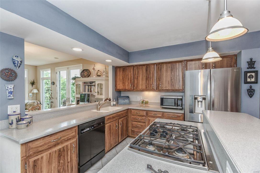 143 Ridgecrest Drive Chesterfield, MO 63017 - Photo 12 of 48 Gallery Image 12