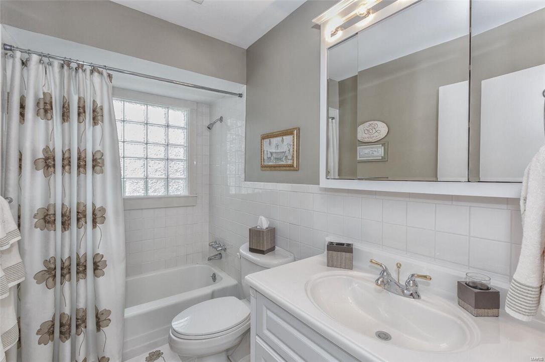 143 Ridgecrest Drive Chesterfield, MO 63017 - Photo 37 of 48 Gallery Image 37