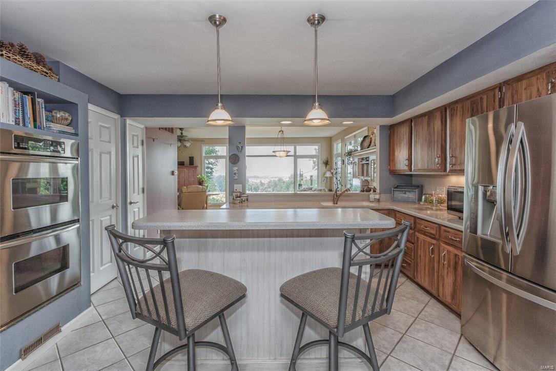143 Ridgecrest Drive Chesterfield, MO 63017 - Photo 10 of 48 Gallery Image 10