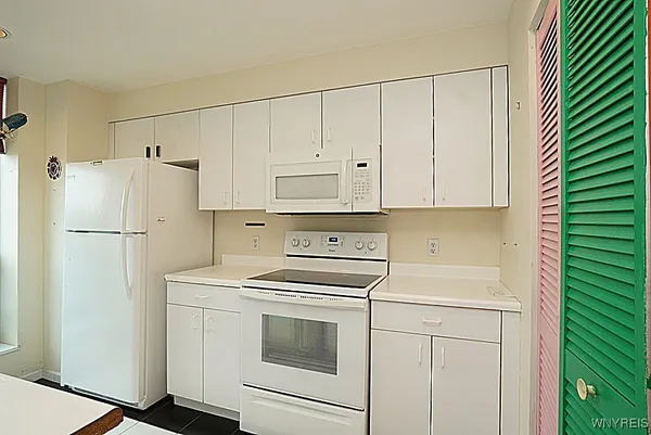 $299,900 | 200 Lakefront Boulevard, Unit 301, Buffalo, NY 14202