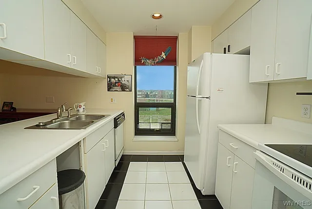 $314,900 | 200 Lakefront Boulevard, Unit 301, Buffalo, NY 14202