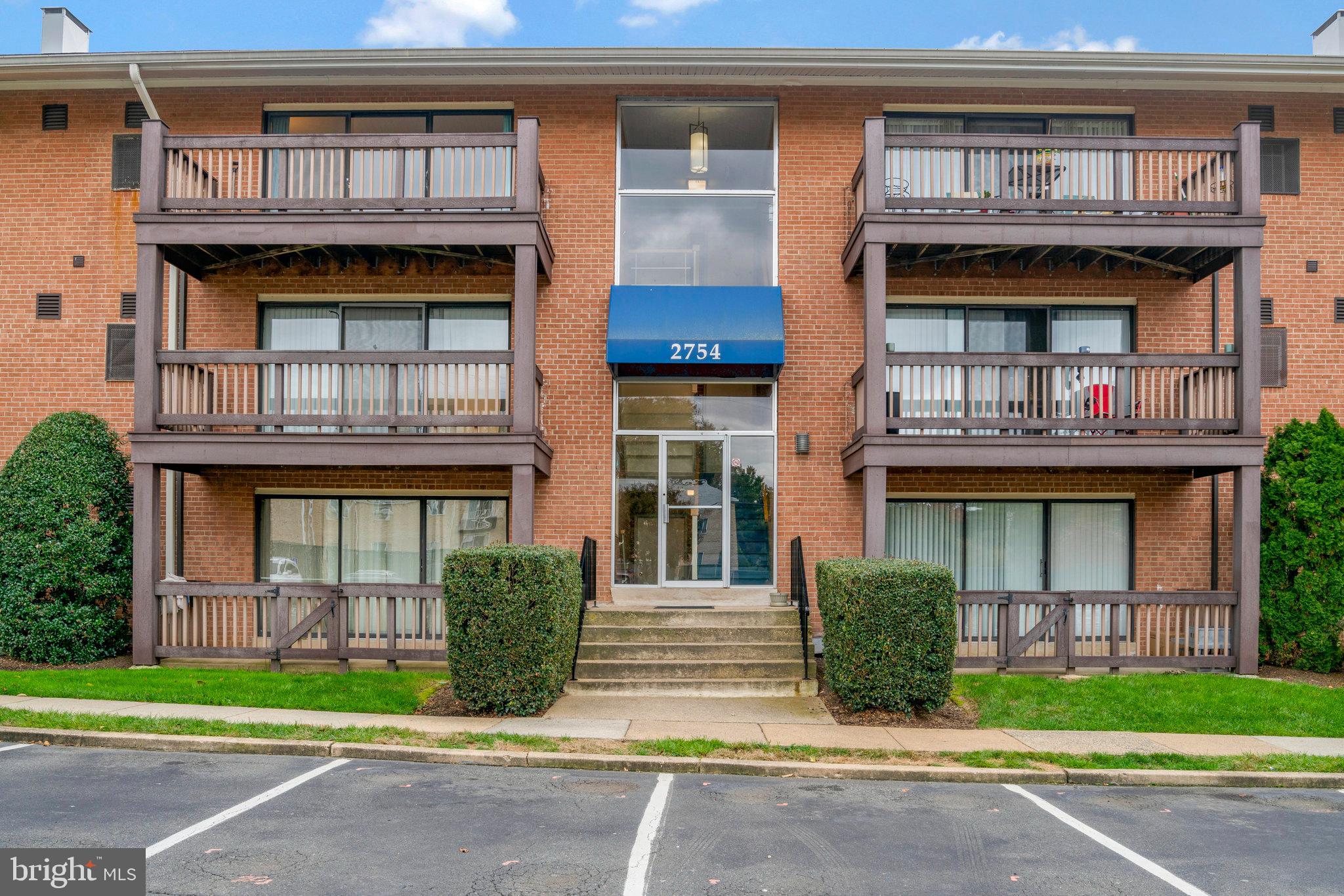 2754 Hollywood Road, Unit 301 Falls Church, VA 22043 - Photo 2 of 35 a house view