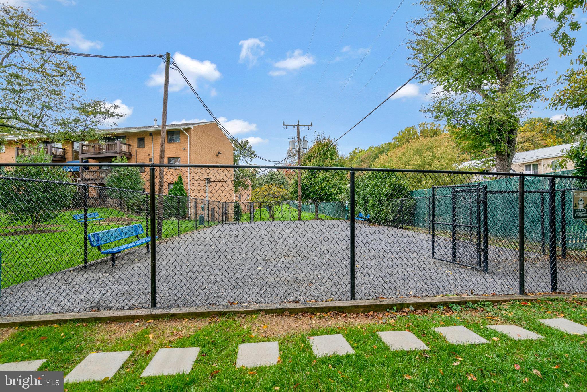 2754 Hollywood Road, Unit 301 Falls Church, VA 22043 - Photo 32 of 35 a view of a backyard