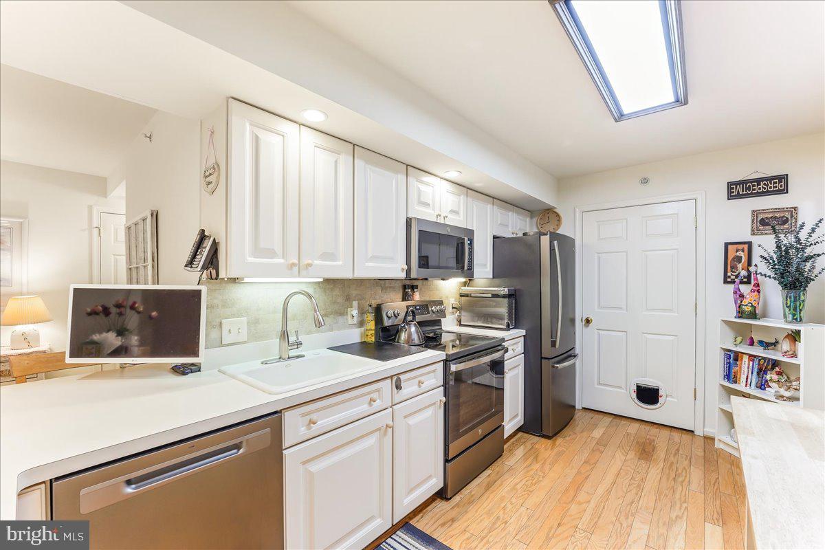 644 Brandon Road Eagleville, PA 19403 - Photo 11 of 31 Matching, Newer Appliances