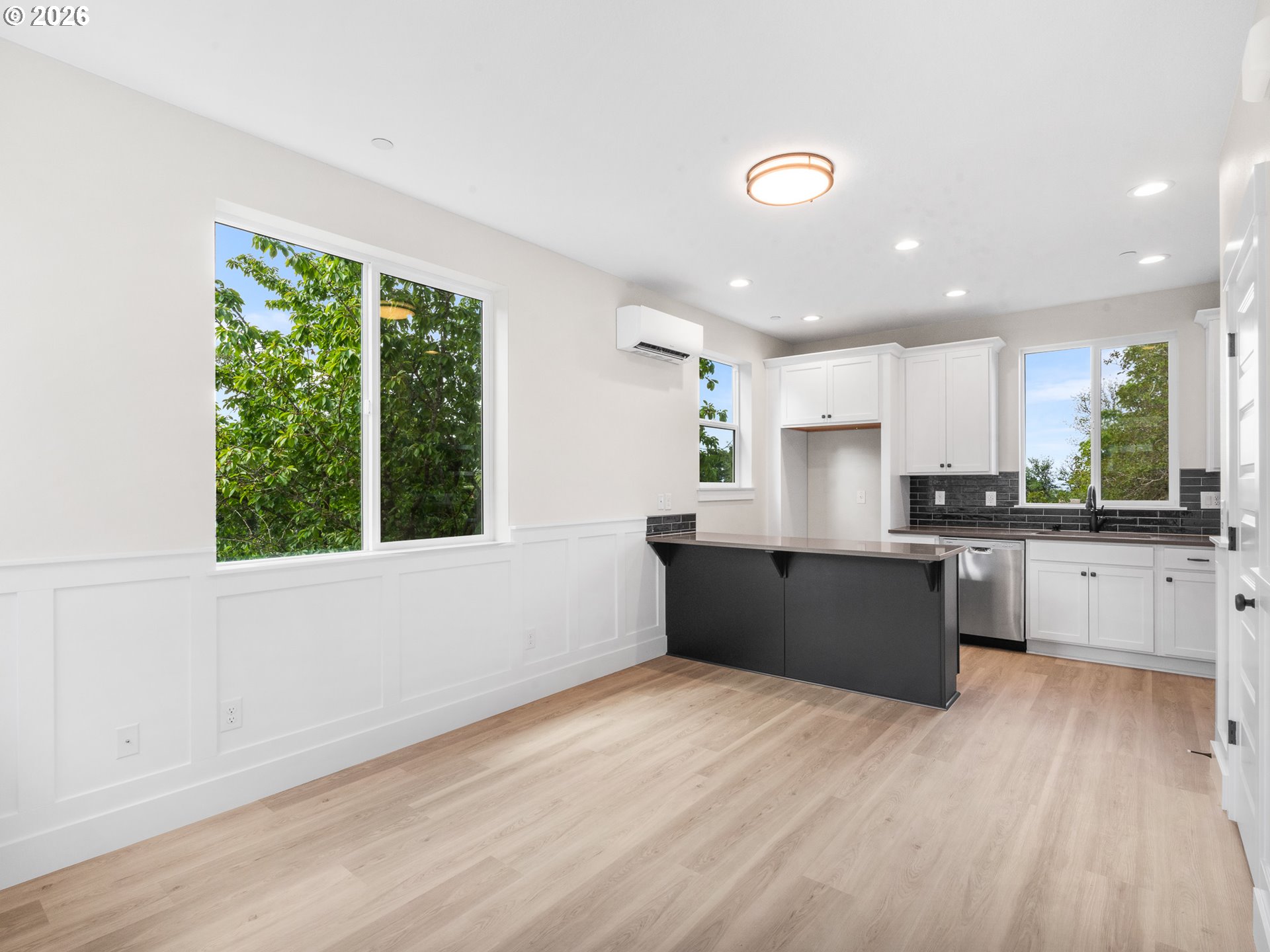 3624 Southwest Vermont Street Portland, OR 97219 - Photo 4 of 16 Gallery Image 4