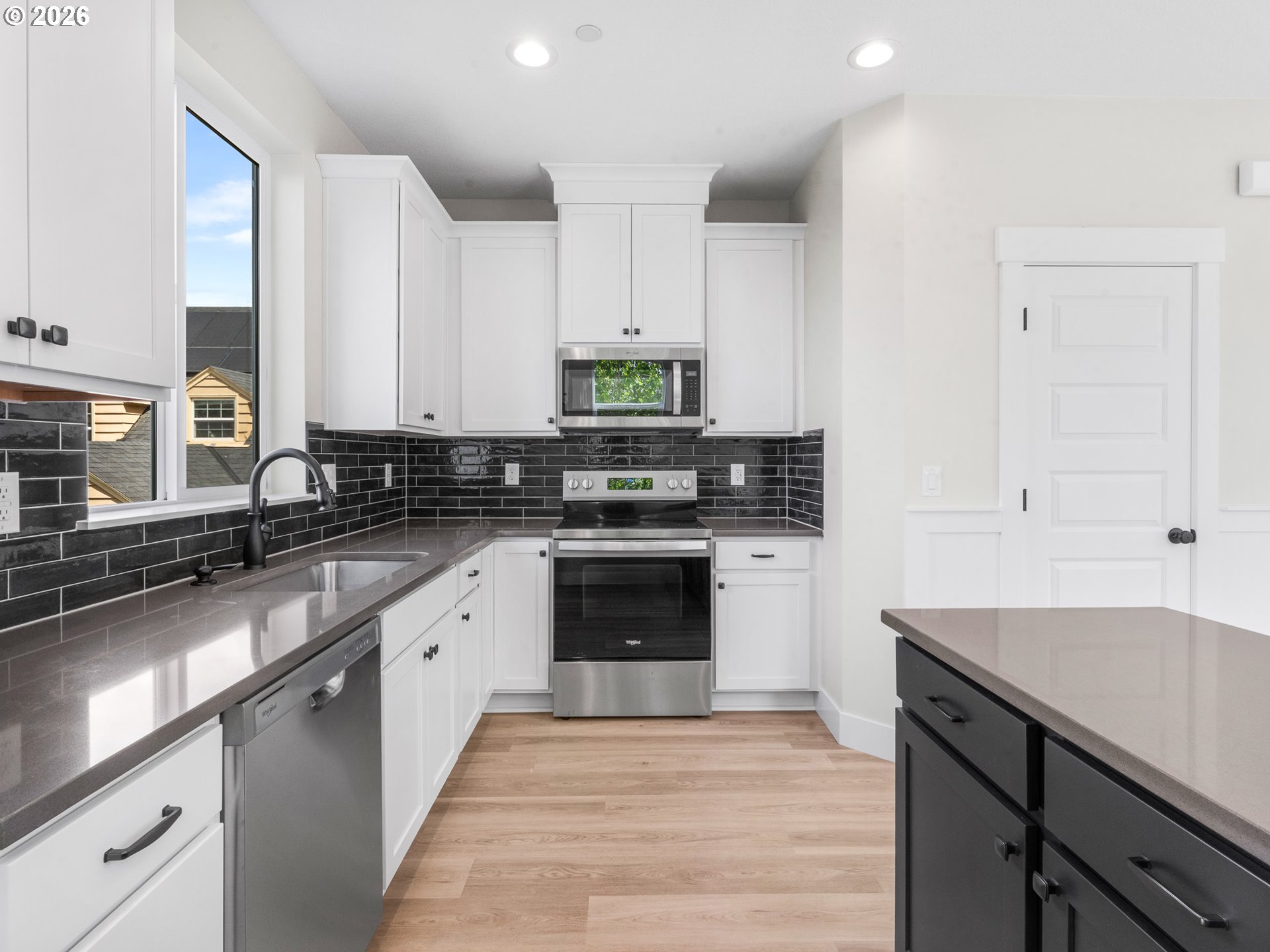 3624 Southwest Vermont Street Portland, OR 97219 - Photo 6 of 16 Gallery Image 6