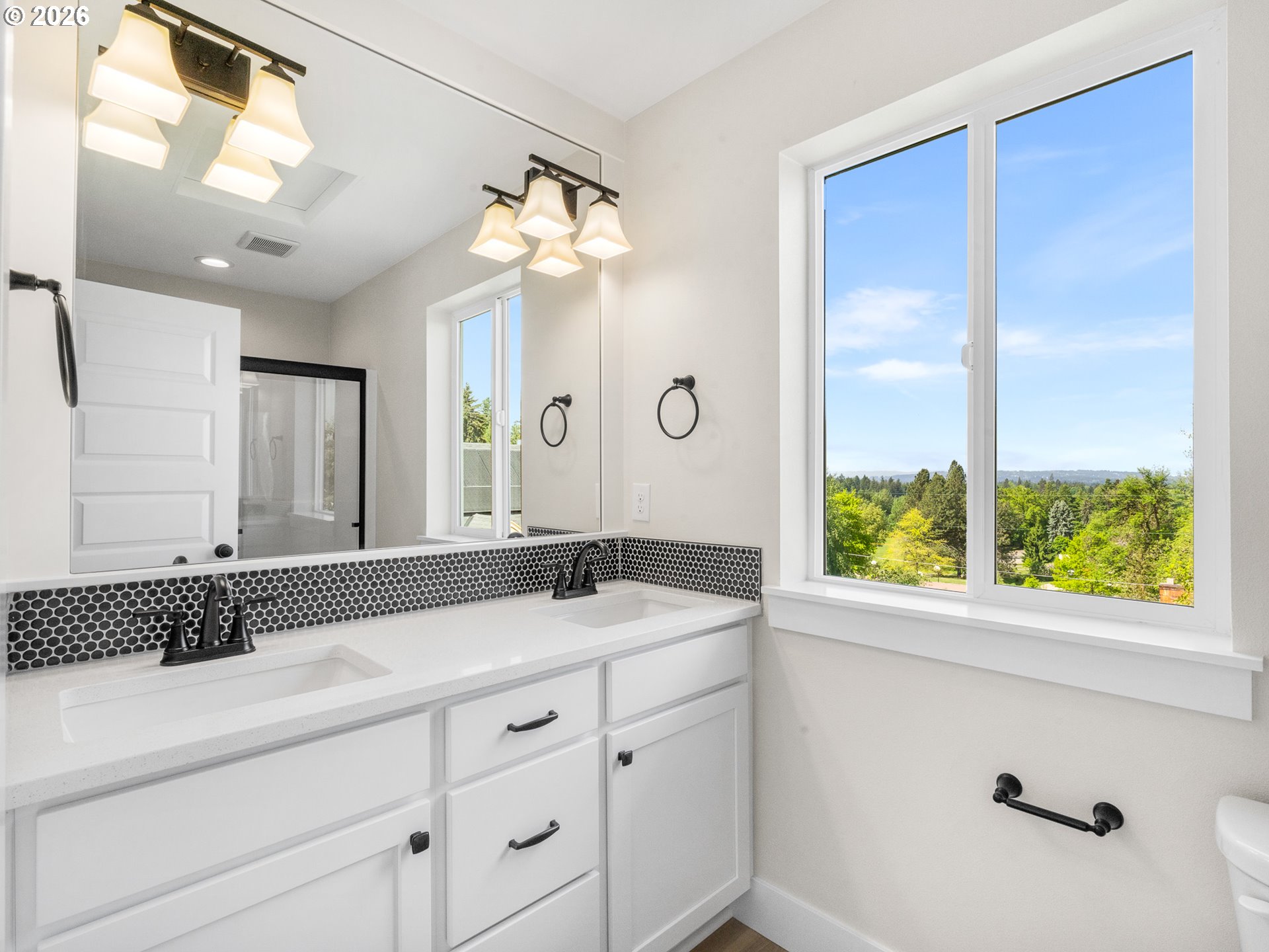 3624 Southwest Vermont Street Portland, OR 97219 - Photo 10 of 16 Gallery Image 10
