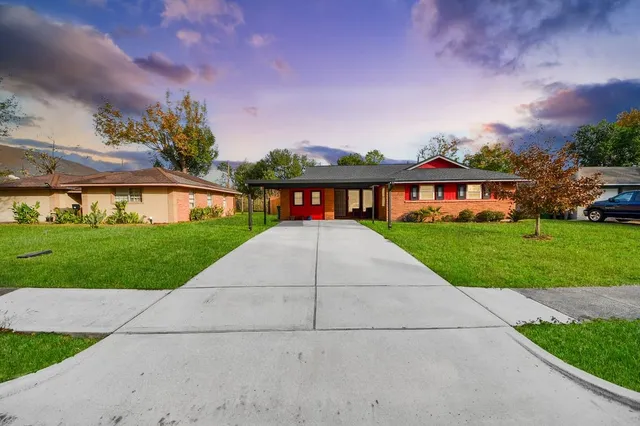 $219,900 | 2914 Dragonwick Drive, Houston, TX 77045