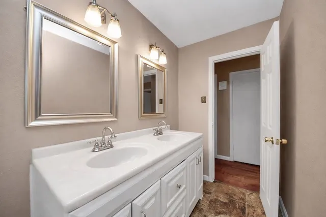 $219,900 | 2914 Dragonwick Drive, Houston, TX 77045