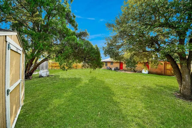 $219,900 | 2914 Dragonwick Drive, Houston, TX 77045