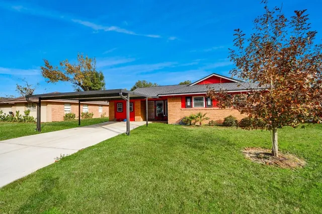 $219,900 | 2914 Dragonwick Drive, Houston, TX 77045