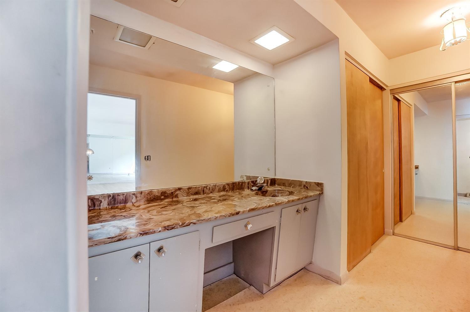 6009 Dunlap Road Cincinnati, OH 45252 - Photo 11 of 31 Gallery Image 11