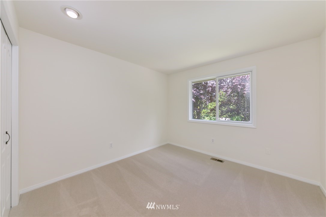 10014 Northeast 153rd Street Bothell, WA 98011 - Photo 16 of 25 Gallery Image 16