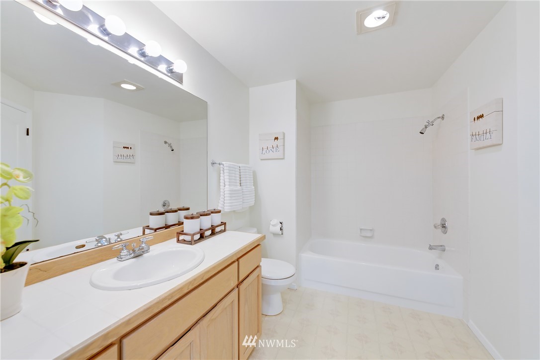 10014 Northeast 153rd Street Bothell, WA 98011 - Photo 17 of 25 Gallery Image 17