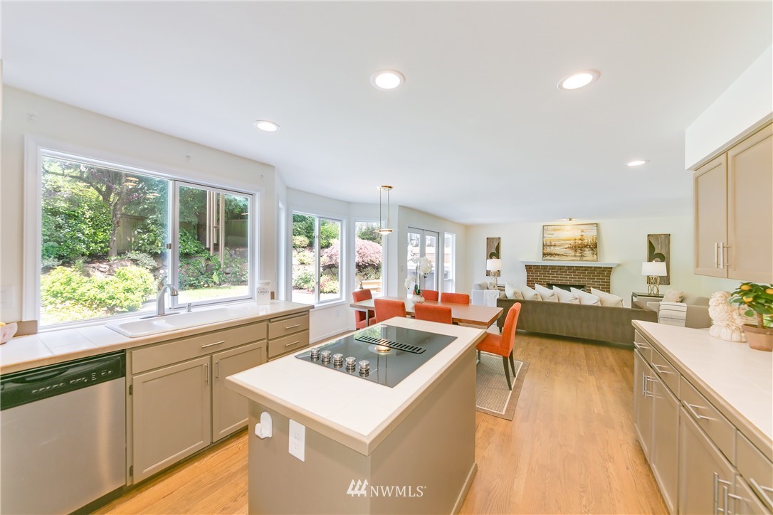 10014 Northeast 153rd Street Bothell, WA 98011 - Photo 8 of 25 Gallery Image 8