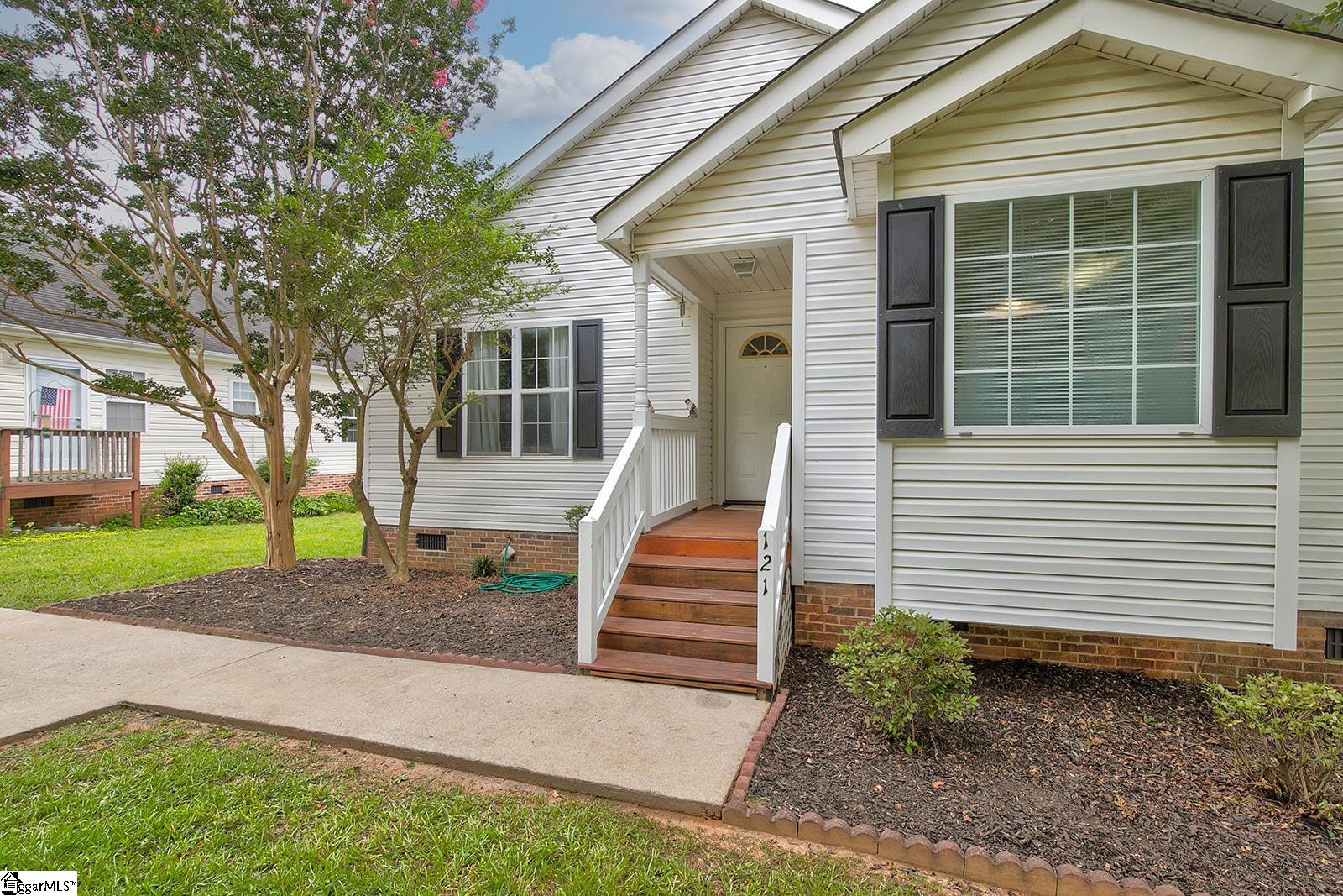 121 Sheffield Road Easley, SC 29642 - Photo 4 of 31 Gallery Image 4