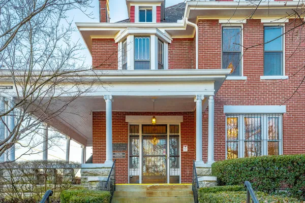 $1,100,000 | 930 Oak Street, Chattanooga, TN 37403