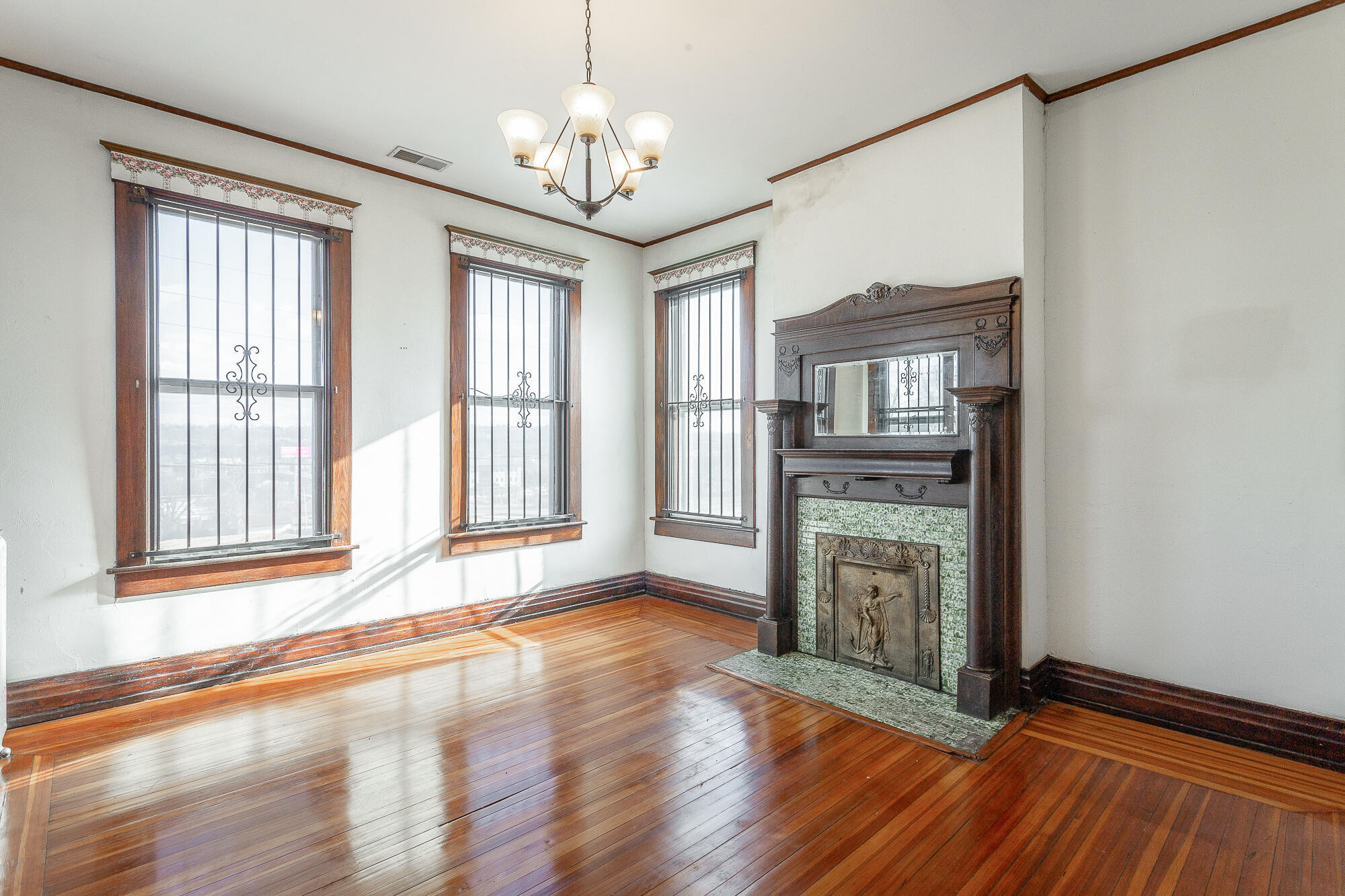 930 Oak Street Chattanooga, TN 37403 - Photo 27 of 46 930 Oak St. HD-136