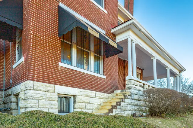 $1,100,000 | 930 Oak Street, Chattanooga, TN 37403