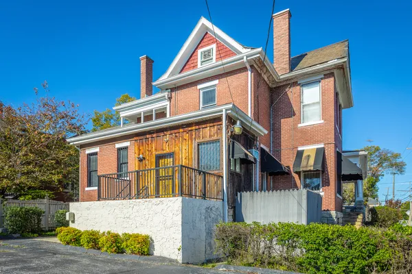 $1,100,000 | 930 Oak Street, Chattanooga, TN 37403