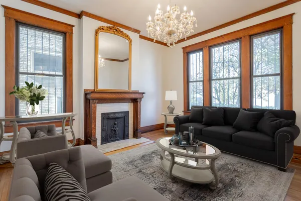 $1,100,000 | 930 Oak Street, Chattanooga, TN 37403