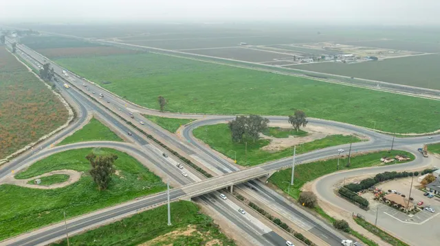 $7,038,850 | 0 Hwy 99 & Ave 184, Tulare, CA 93274