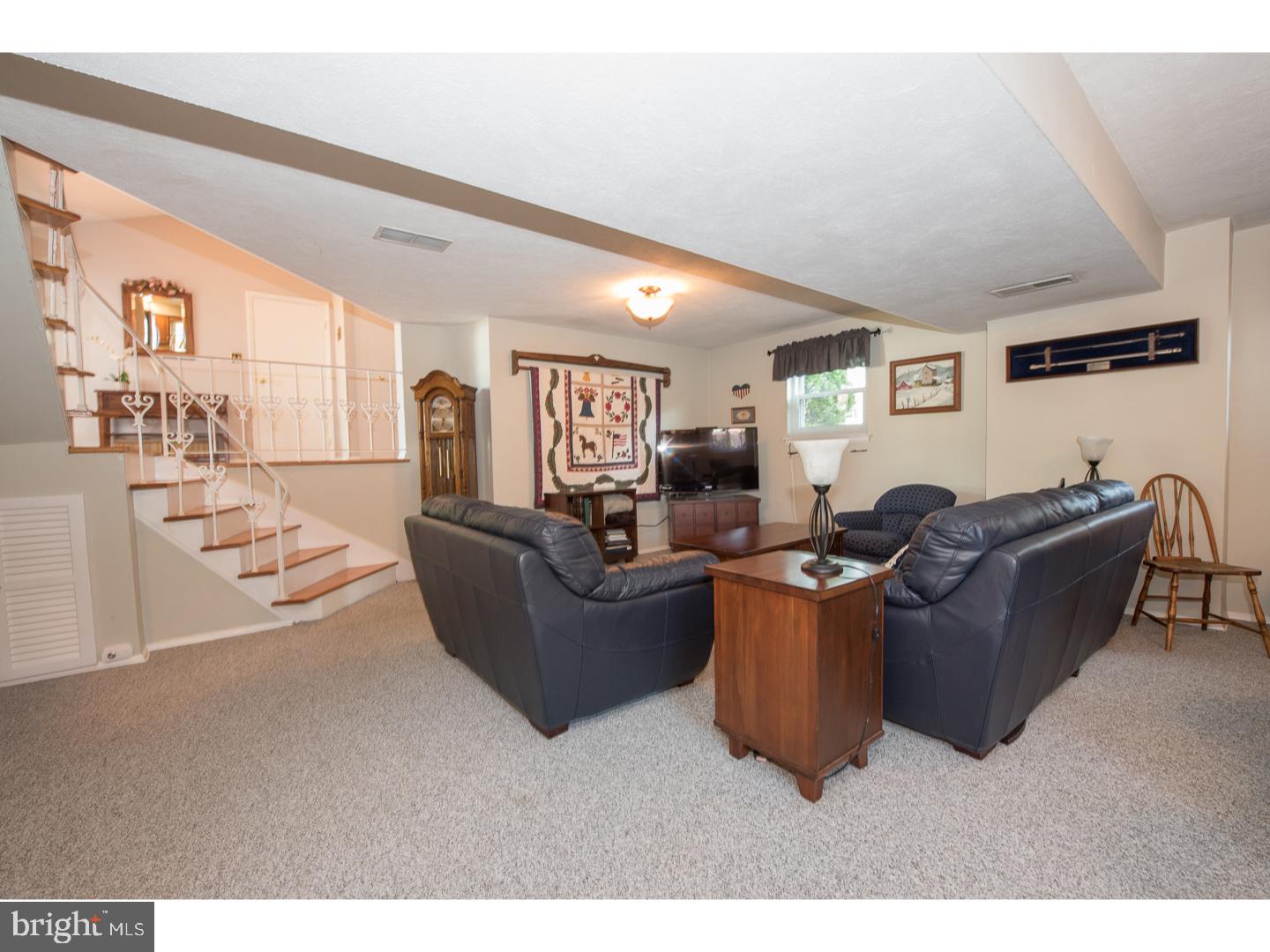 244 Hemlock Lane Springfield, PA 19064 - Photo 17 of 25