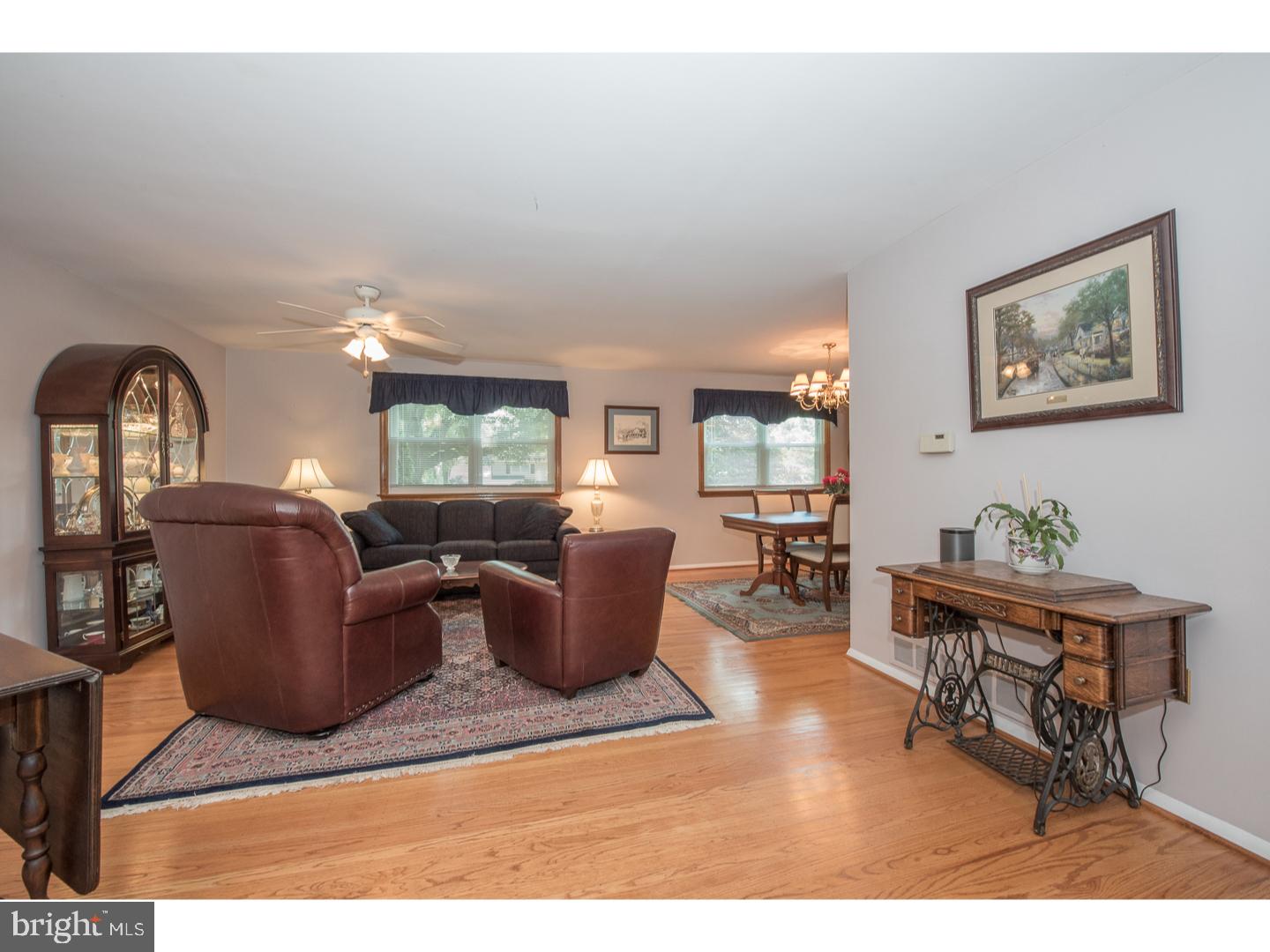 244 Hemlock Lane Springfield, PA 19064 - Photo 3 of 25