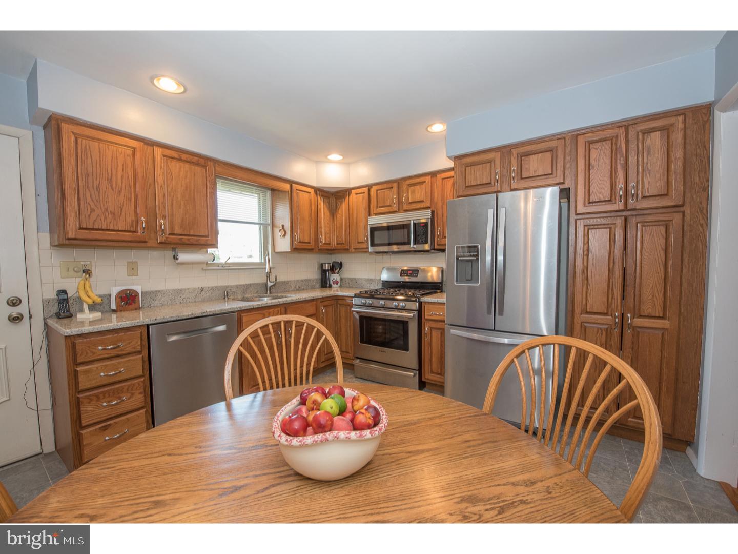 244 Hemlock Lane Springfield, PA 19064 - Photo 7 of 25