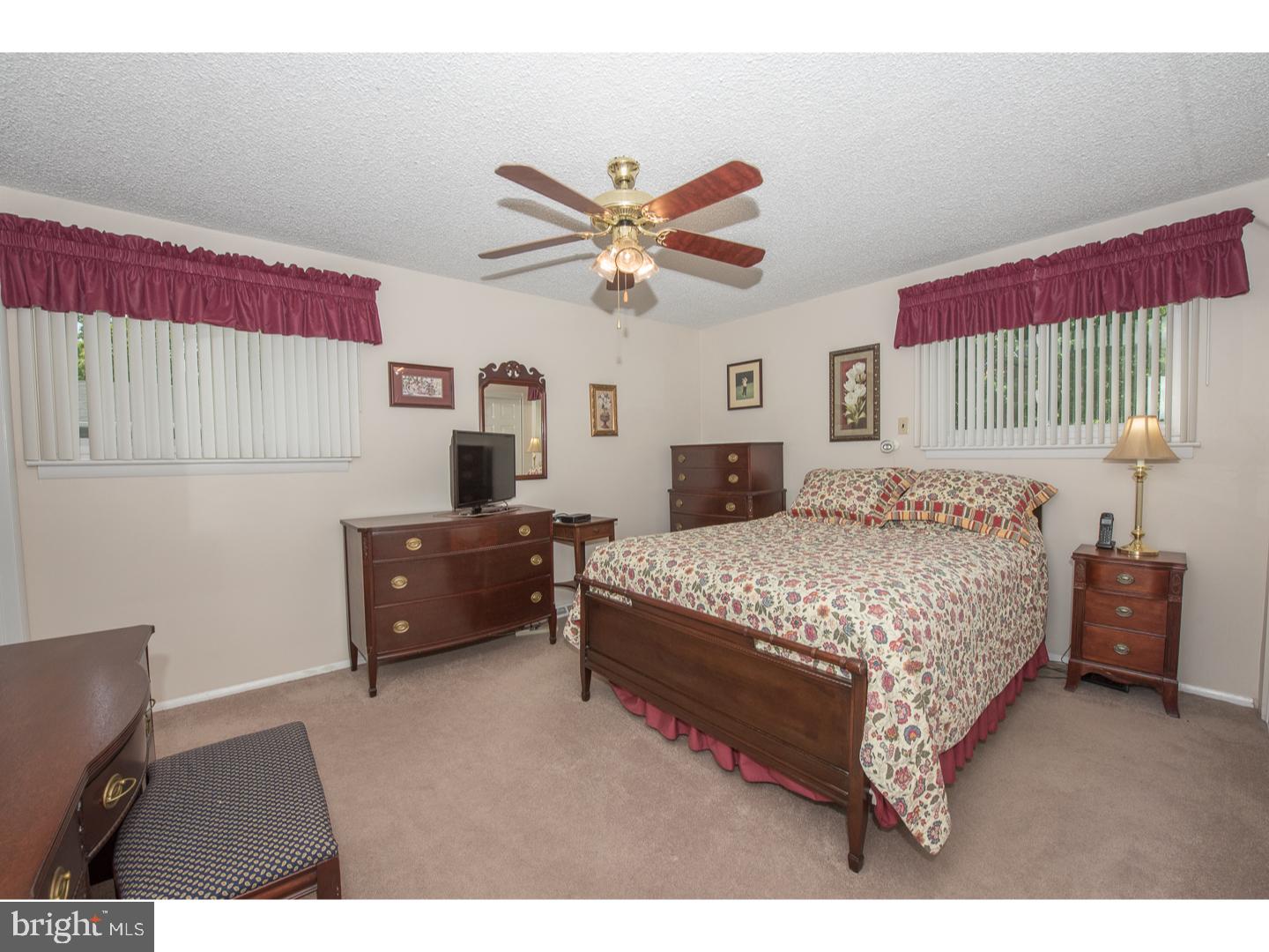244 Hemlock Lane Springfield, PA 19064 - Photo 10 of 25