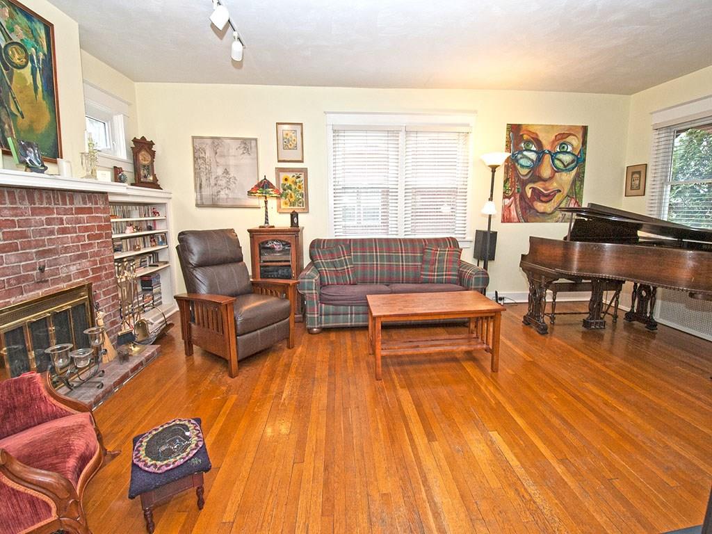 2720 Mt Royal Road Pittsburgh, PA 15217 - Photo 4 of 11 Gallery Image 4