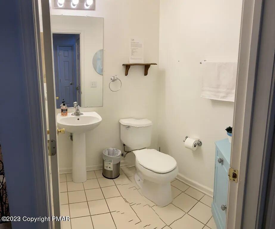 1080 Lancaster Drive Bushkill, PA 18324 - Photo 18 of 31 Bathroom