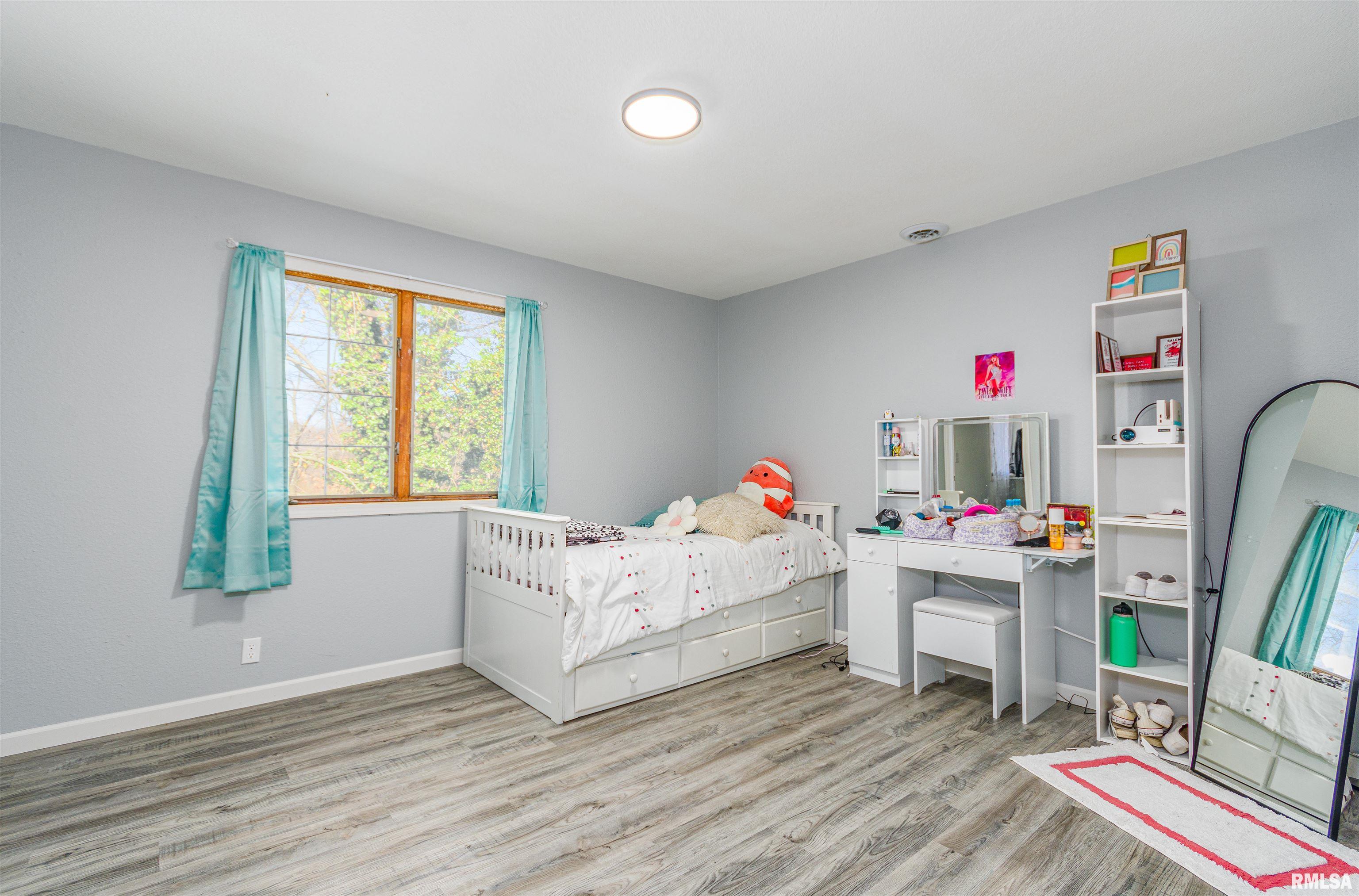5060 Woodard Road Salem, IL 62881 - Photo 10 of 43 Gallery Image 10