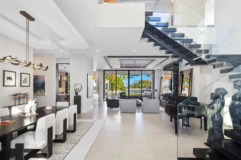 $13,995,000 | 100 Royal Palm Drive, Fort Lauderdale, FL 33301