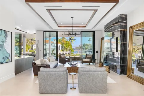 $13,995,000 | 100 Royal Palm Drive, Fort Lauderdale, FL 33301